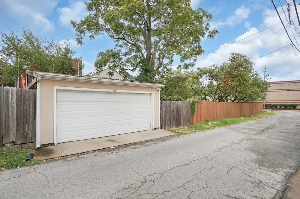Spacious 3-Bedroom with King Bed
