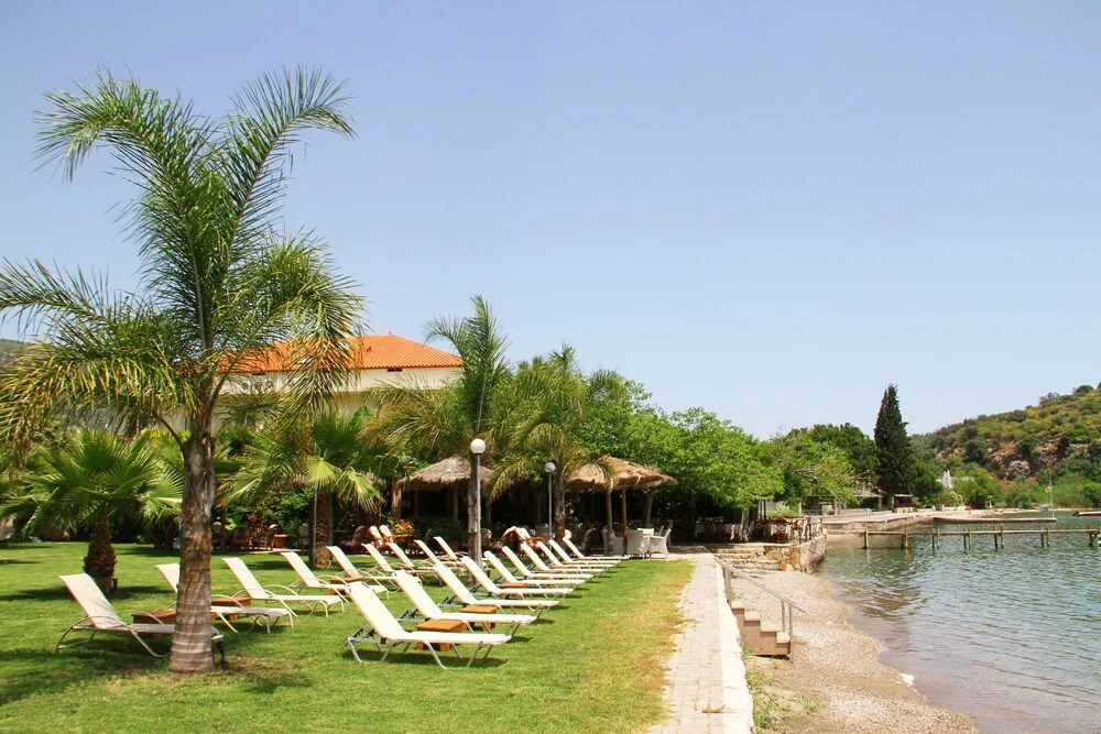 Mouria Pension