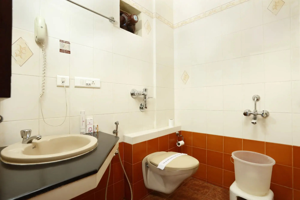 Sri Aarvee Hotels