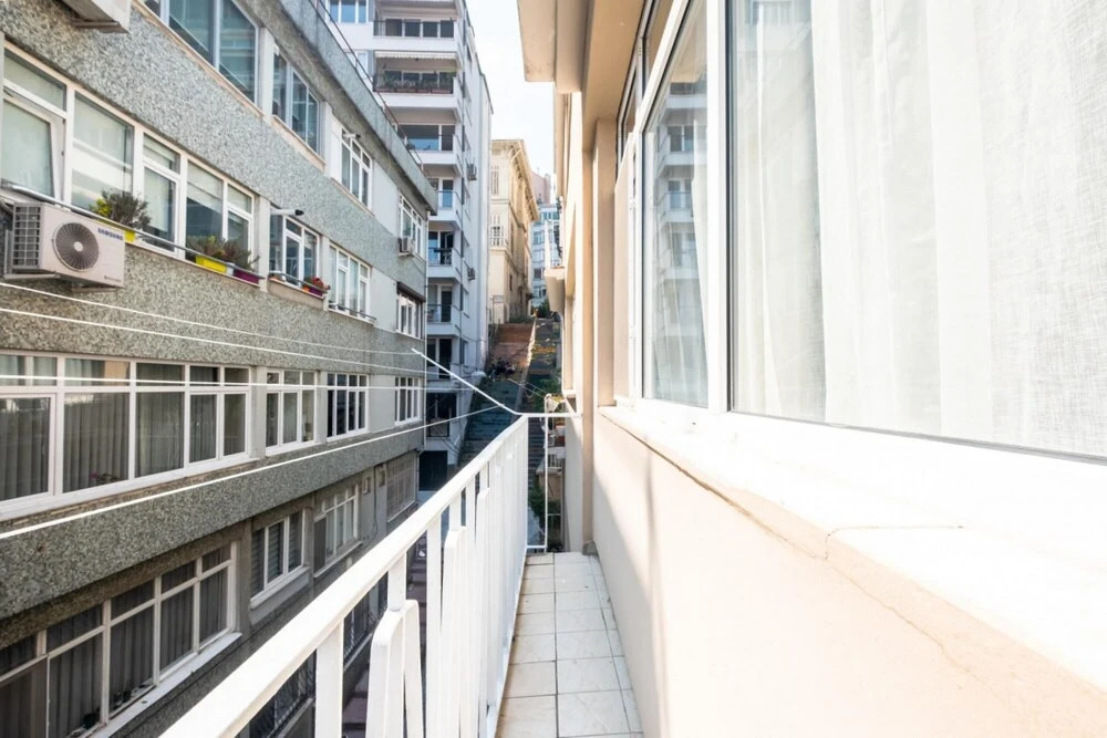 Excellent Flat With Balcony Near Taksim Square