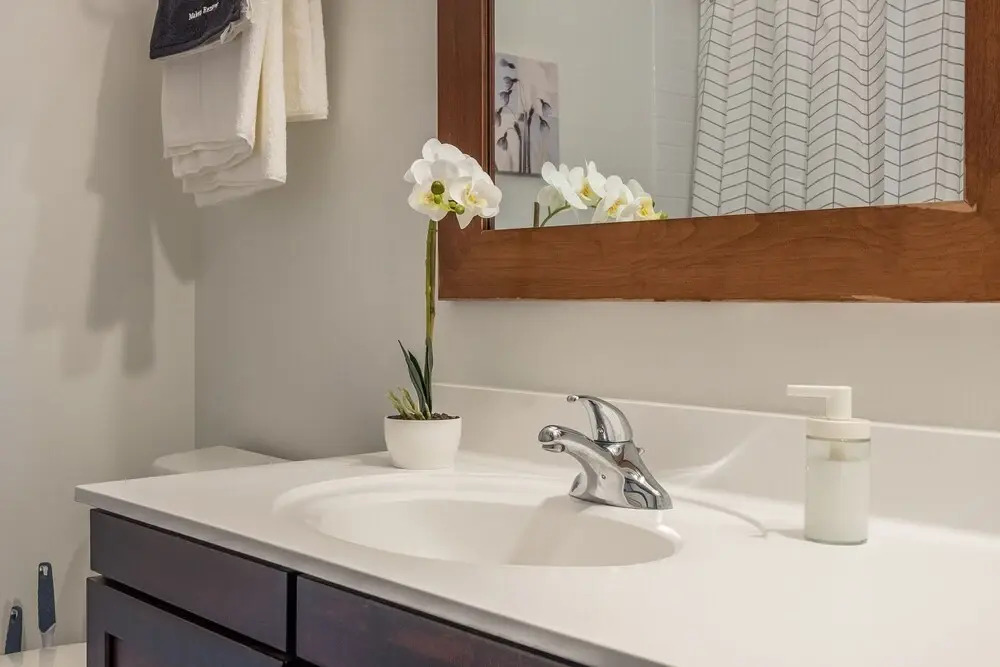 FRONTDESK 225 Portland Ave Mill District Downtown Apts