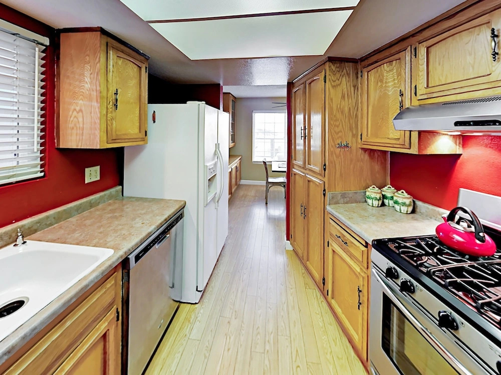 324 Sandpiper Home 5 Bedrooms 3 Bathrooms Home