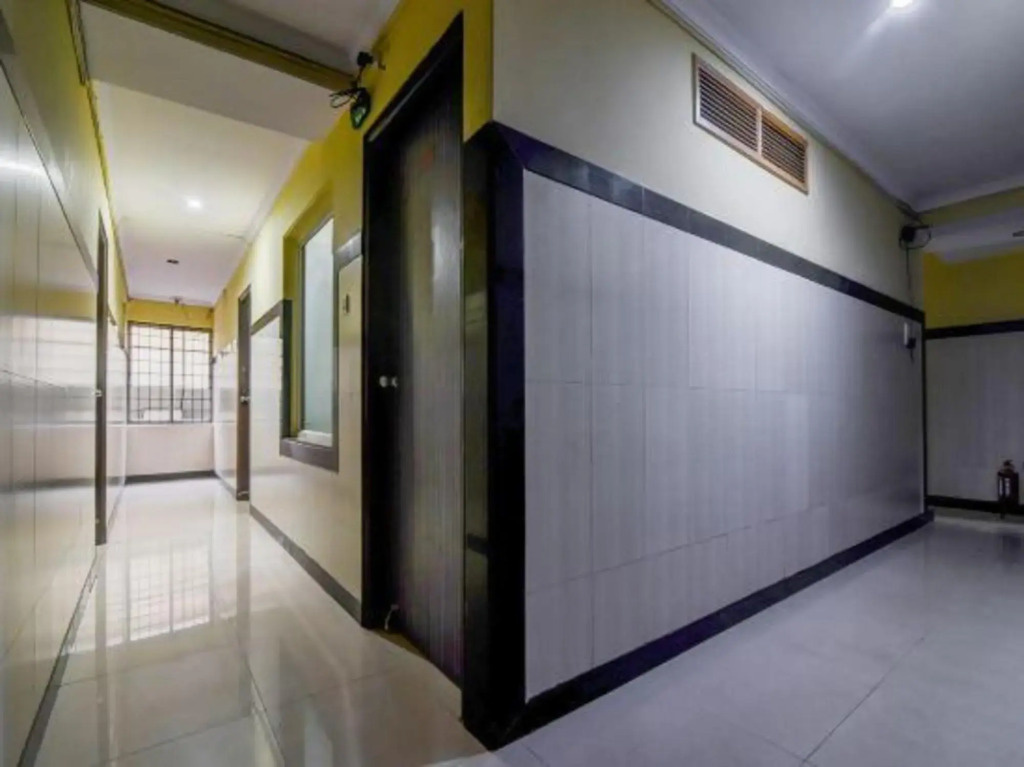 Shri Guru Residency