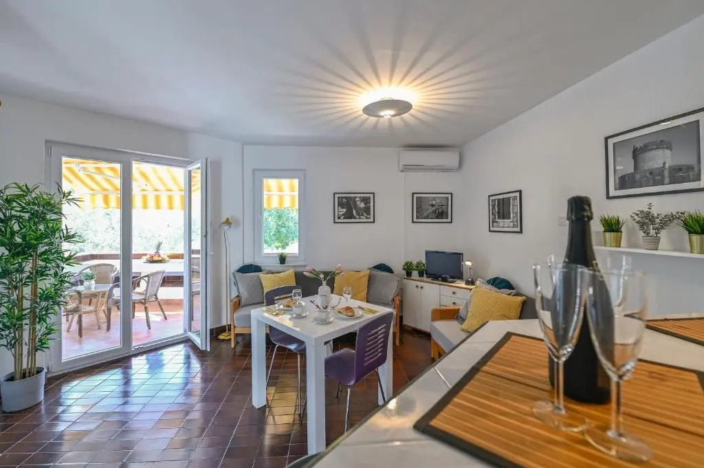 Apartments Adela I