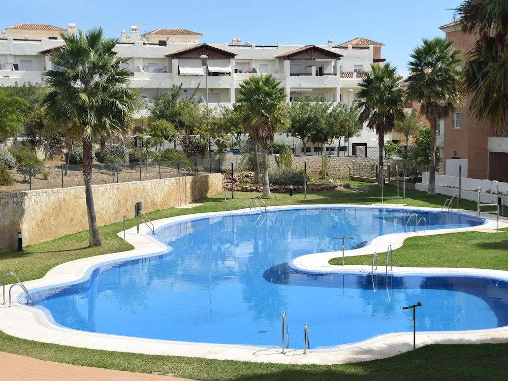 Comfortable Apartment on the Golf Course, Near the Beach and Activities