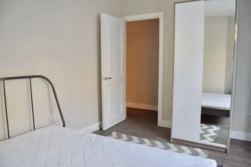 Spacious 1 Bedroom Flat With Garden