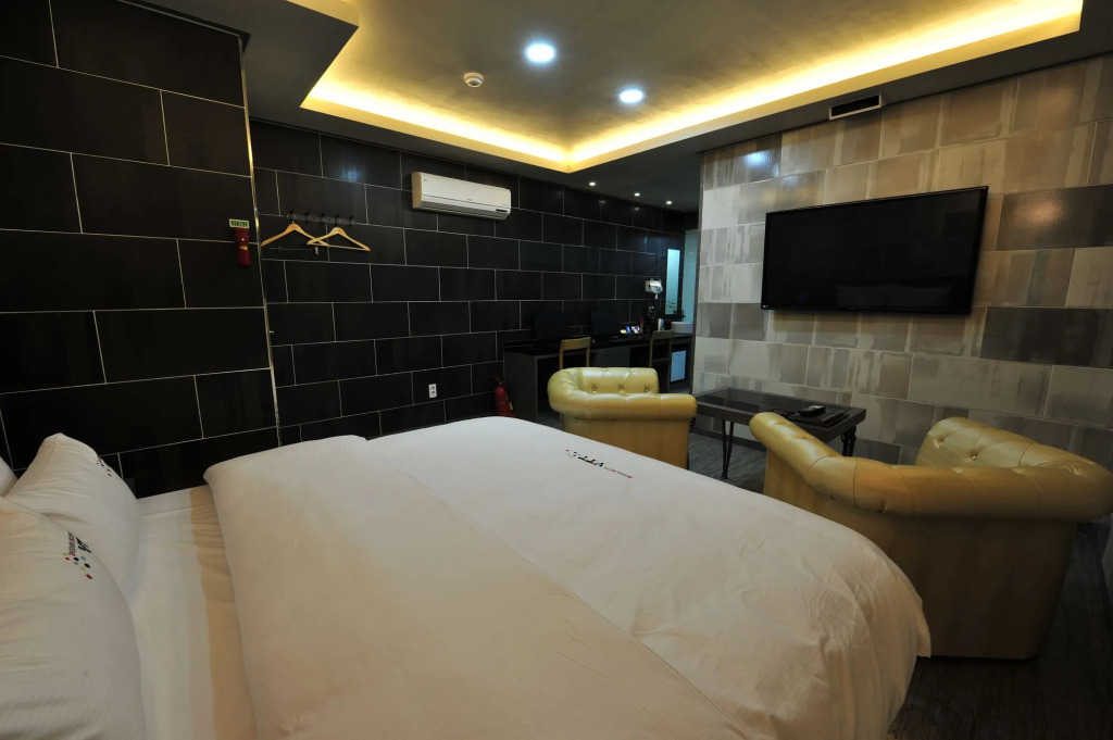 Ytt Hotel