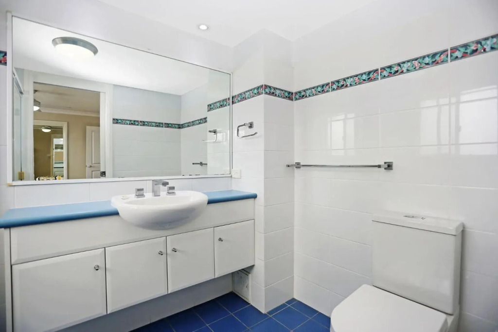 Aquarius Apartment 4