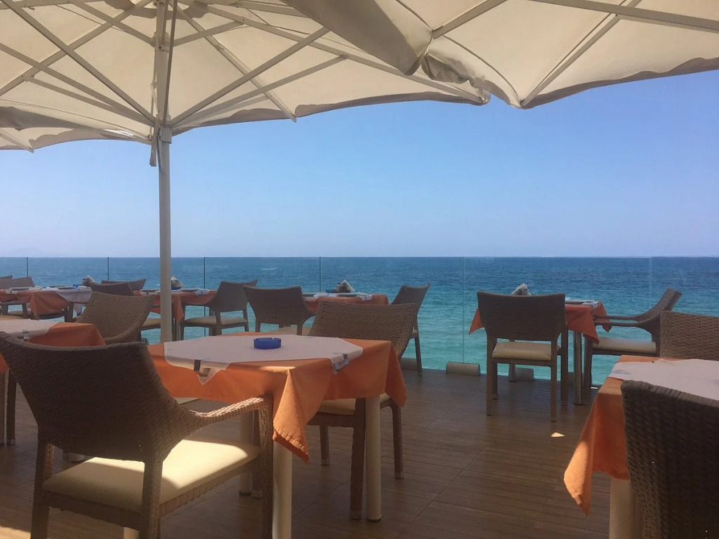 Thalassi Hotel