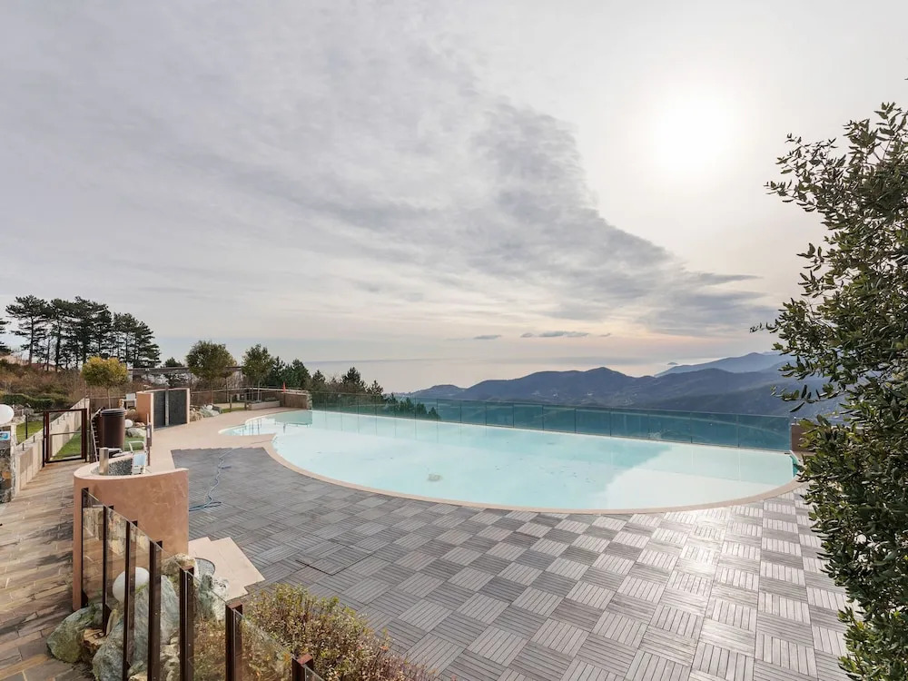Graceful Holiday Home in Magliolo With Swimming Pool