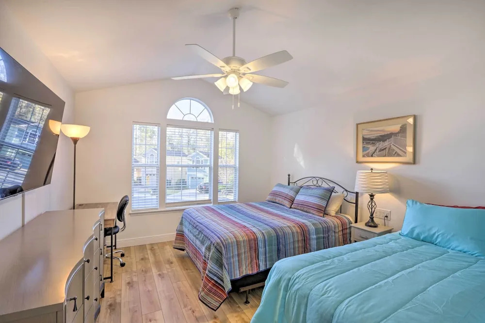 Sassy Tallahassee Home, 5 Mi to Downtown