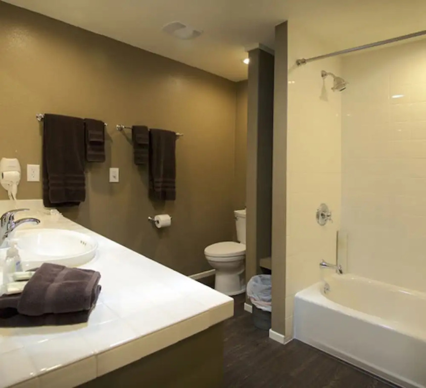 Silver Pines Lodge