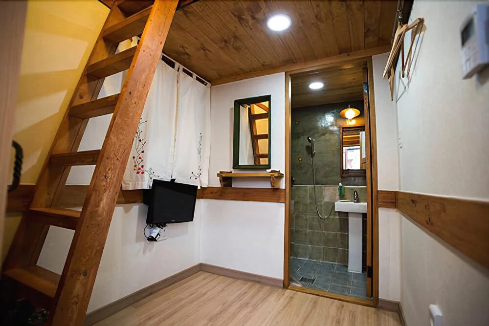 Jeongju Star World Pension