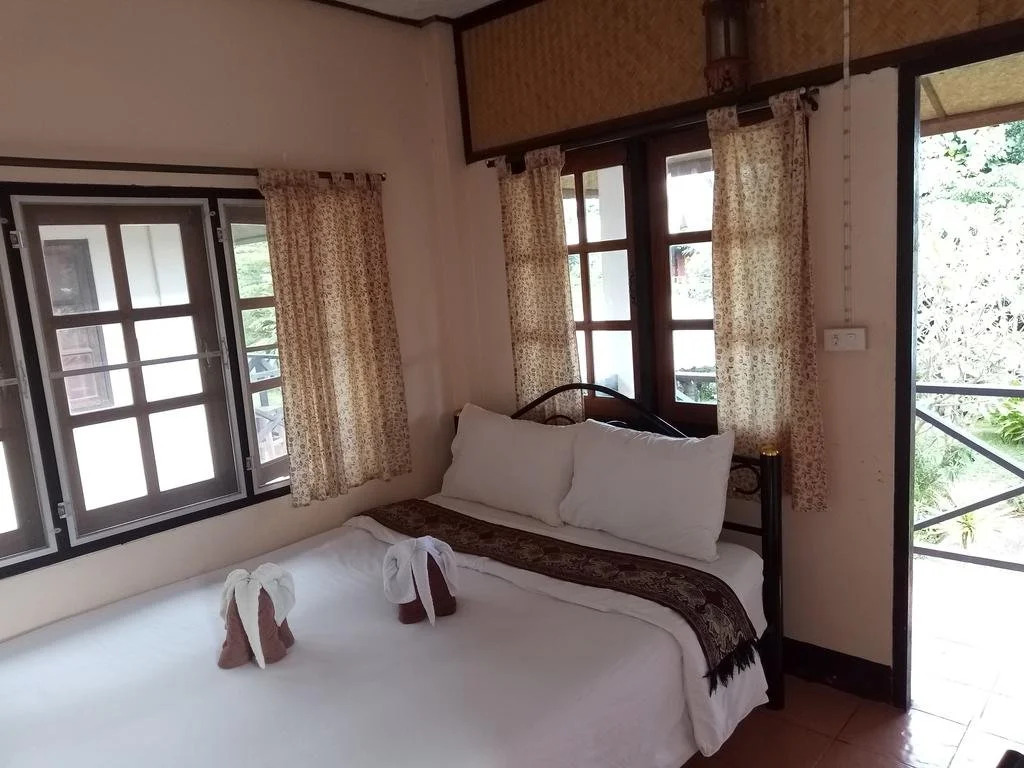 Baan Aomsin Resort