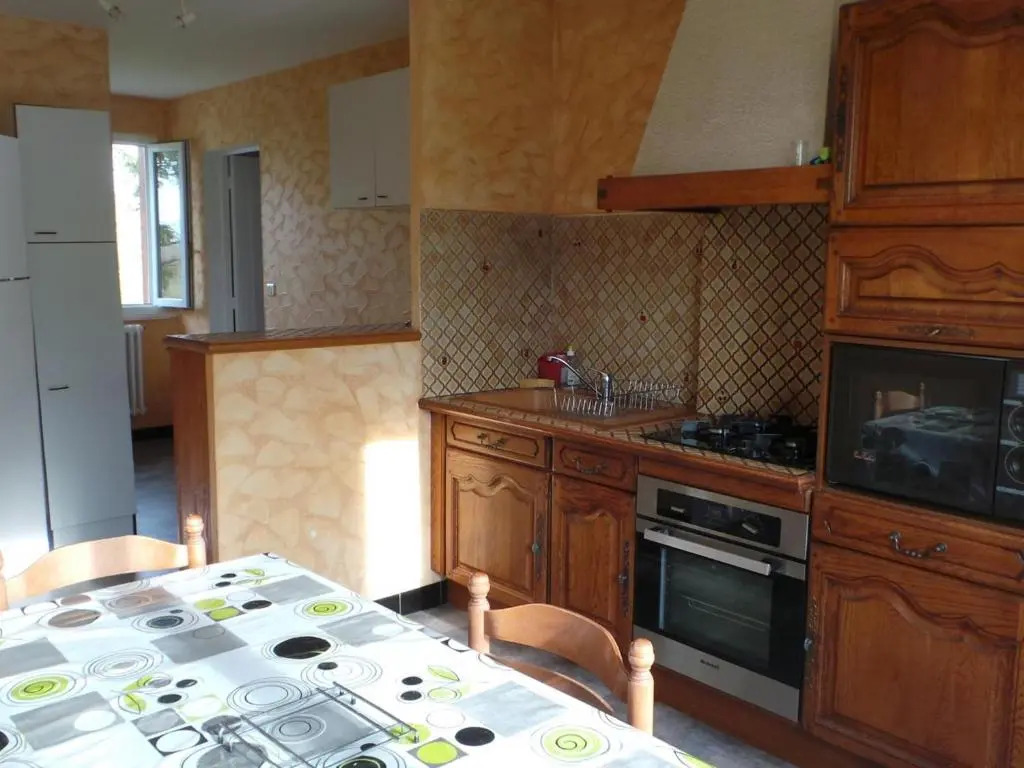 Gîte confortable avec piscine partagée et animaux admis - FR-1-489-76