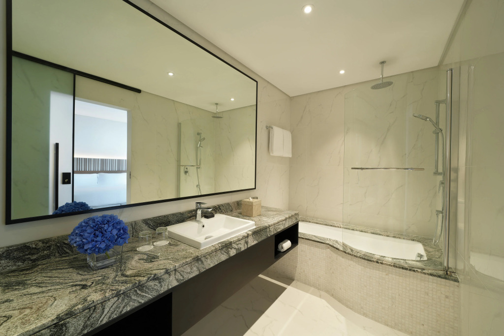 Arabian Park Dubai, an Edge by Rotana Hotel