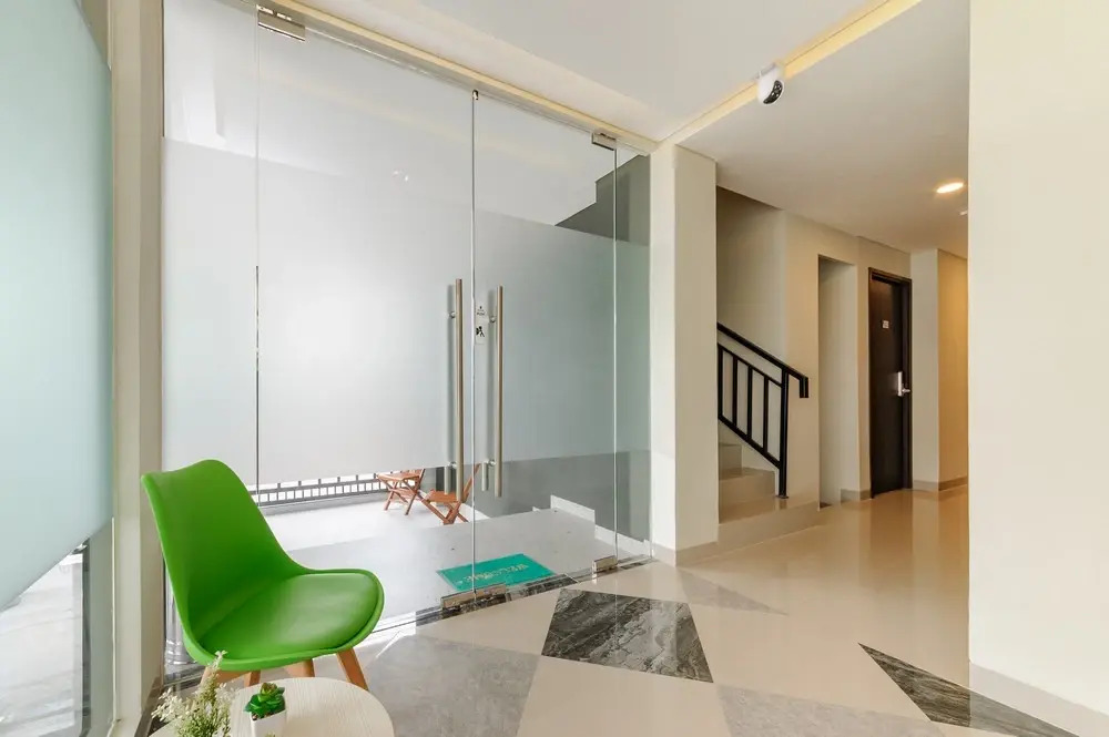 Urbanview Greenville Jakarta