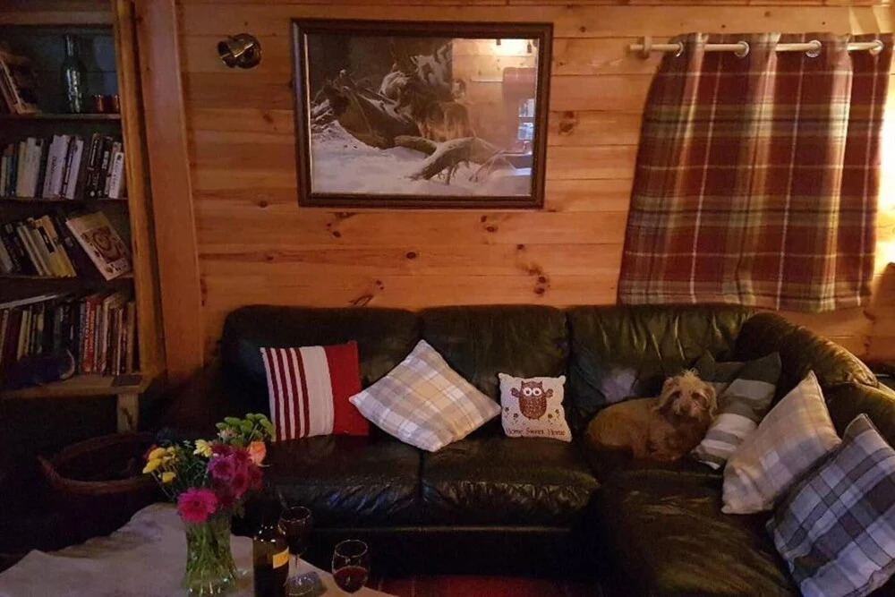 Sutton Coldfield 2-bed Caravan, Parking & Bar-b-q