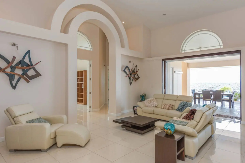 Perfect Luxury Escape - Ocean Frontline Mansion