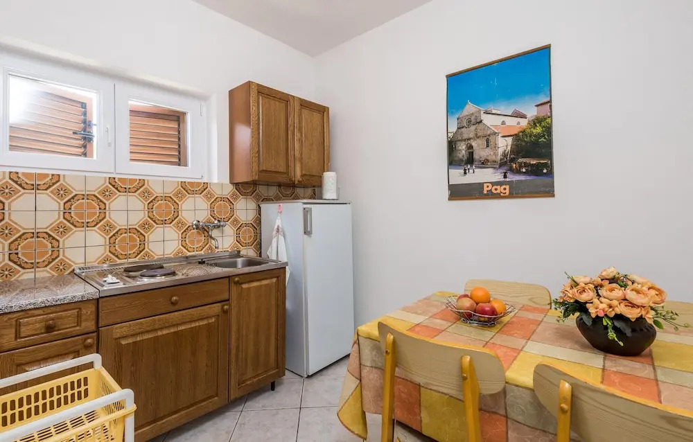 Awesome Apartment in Pag With 3 Bedrooms