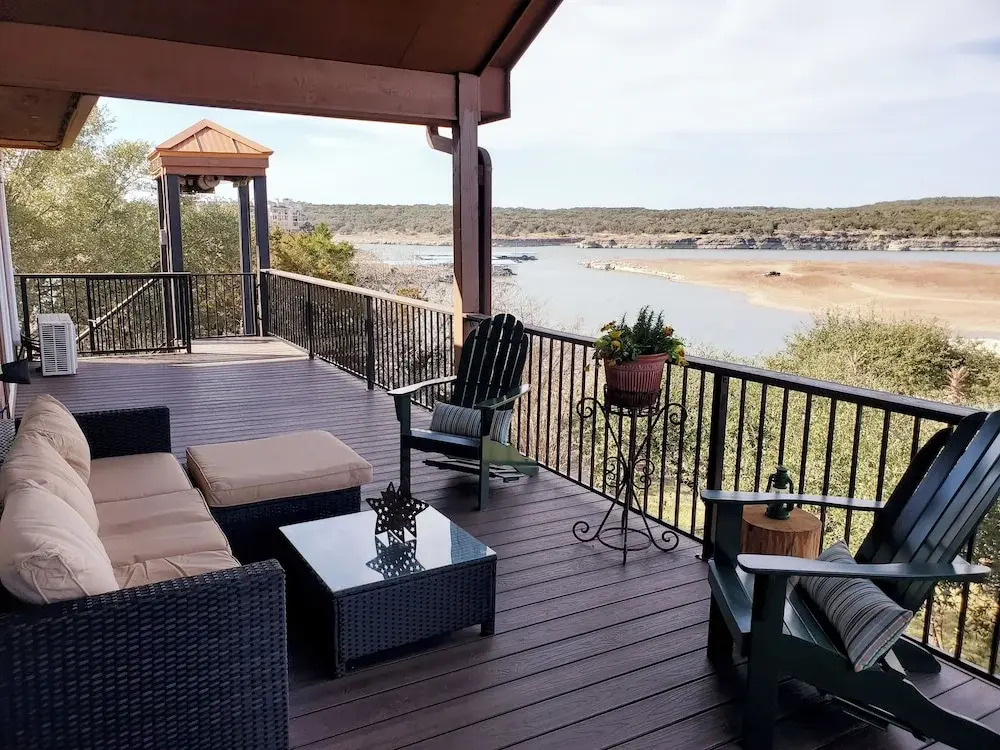 Luxury Lake Life - Boat Dock, Outdoor Kitchen, Basketball Court, Game Room & Bar