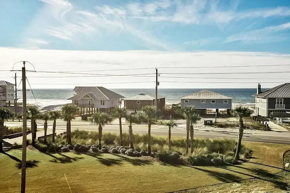 Looking Glass 5 Bedroom Holiday Home by Five Star Properties