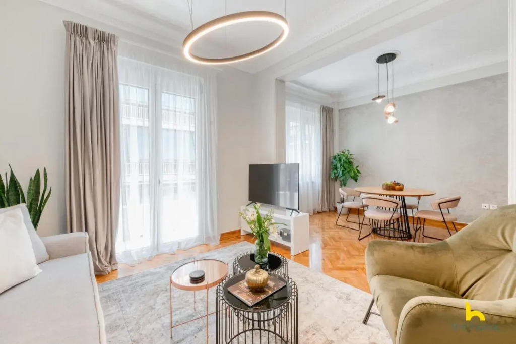 Contemporary 2-BDR APT near Kalimarmaro & Alsos Park!