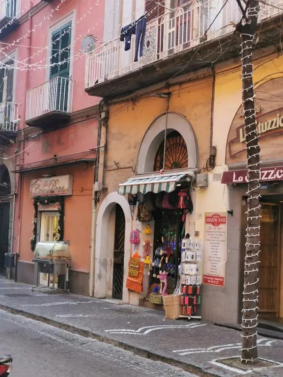 Via Roma 103