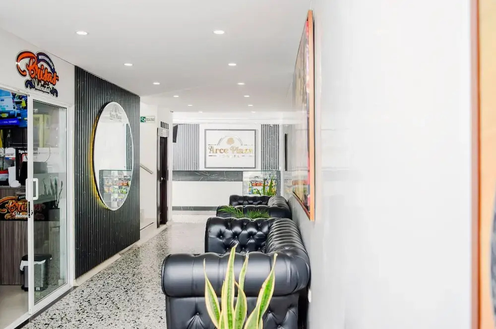 Hotel Arce Plaza