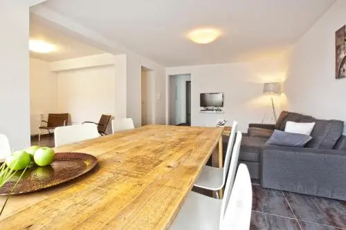Kristall Apartments A