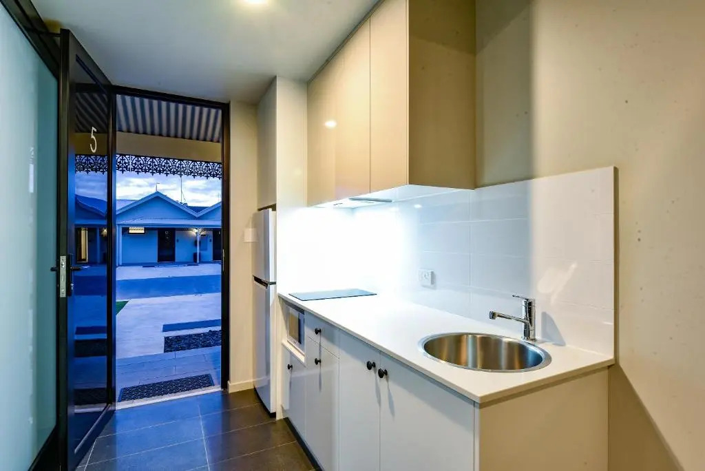Aloha Central Premium Studios