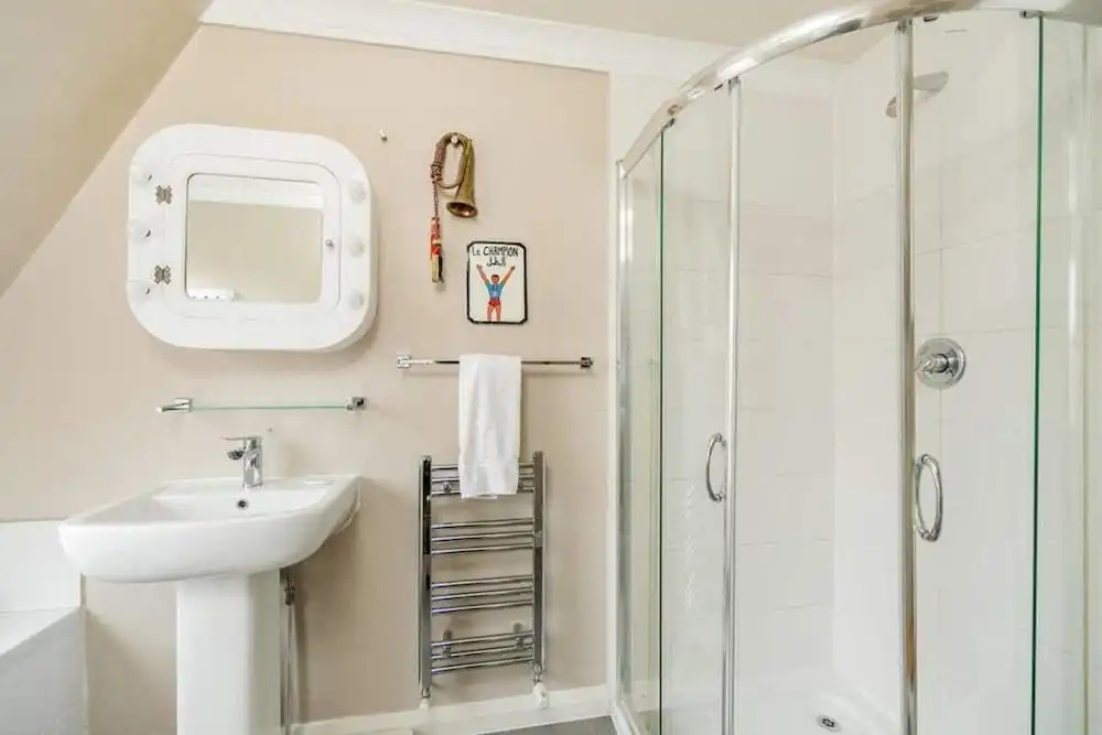 Spacious 1bed W/balcony, 15mins to Notting Hill