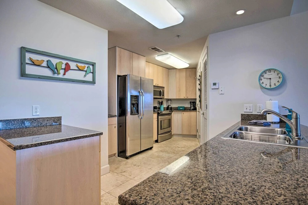 Sunny Beachfront Biloxi Condo w/ Resort Amenities!