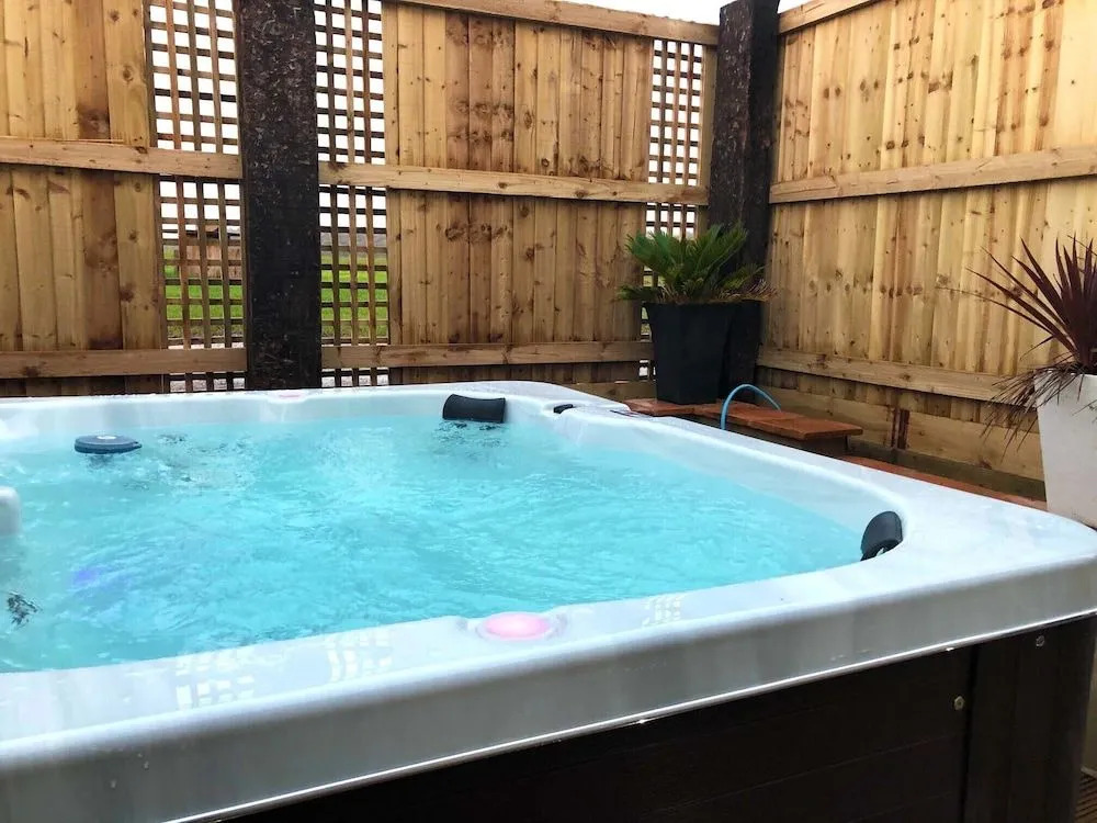 Somerset Country Escape - Luxury barns with hot tubs