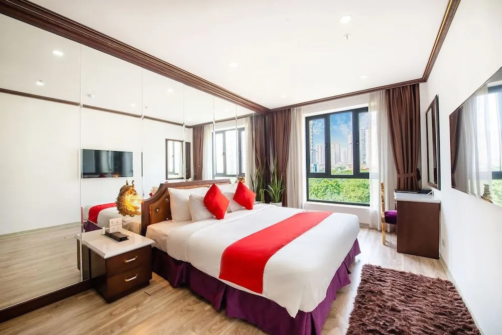 OYO 348 Suji Hotel