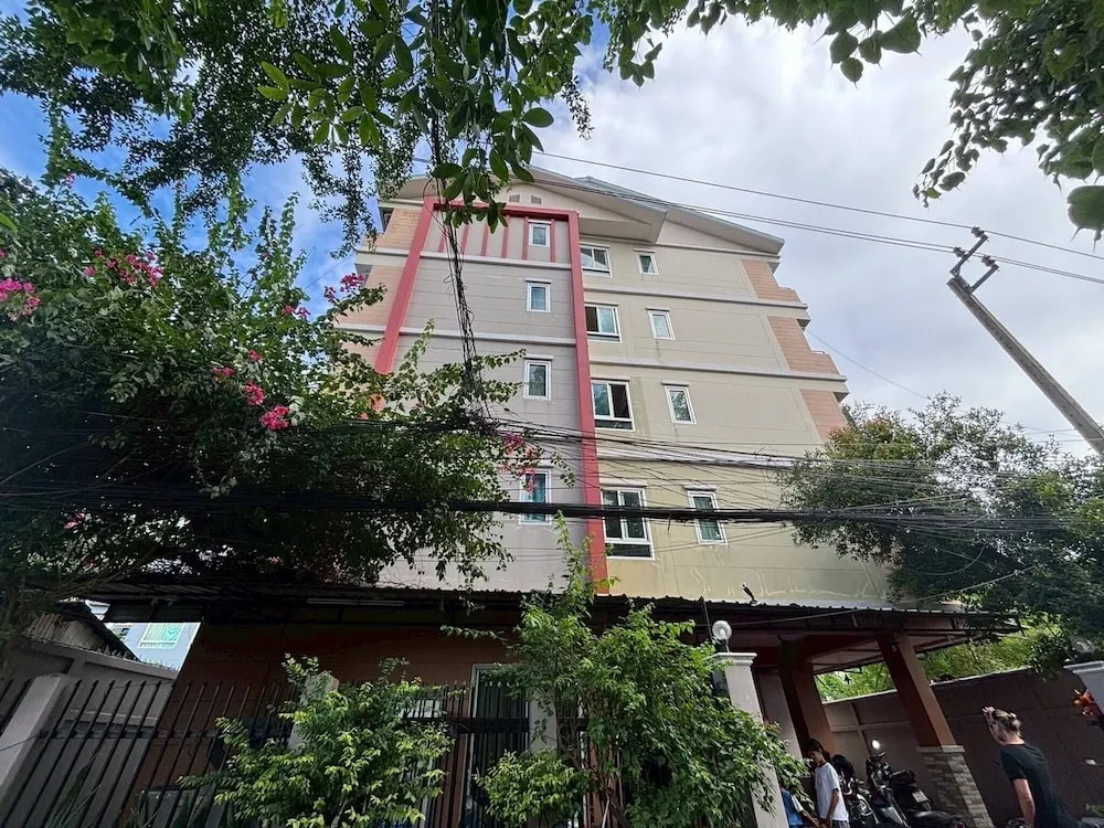 401 Budget Room Utilities Wifi Balcony in Ratchada
