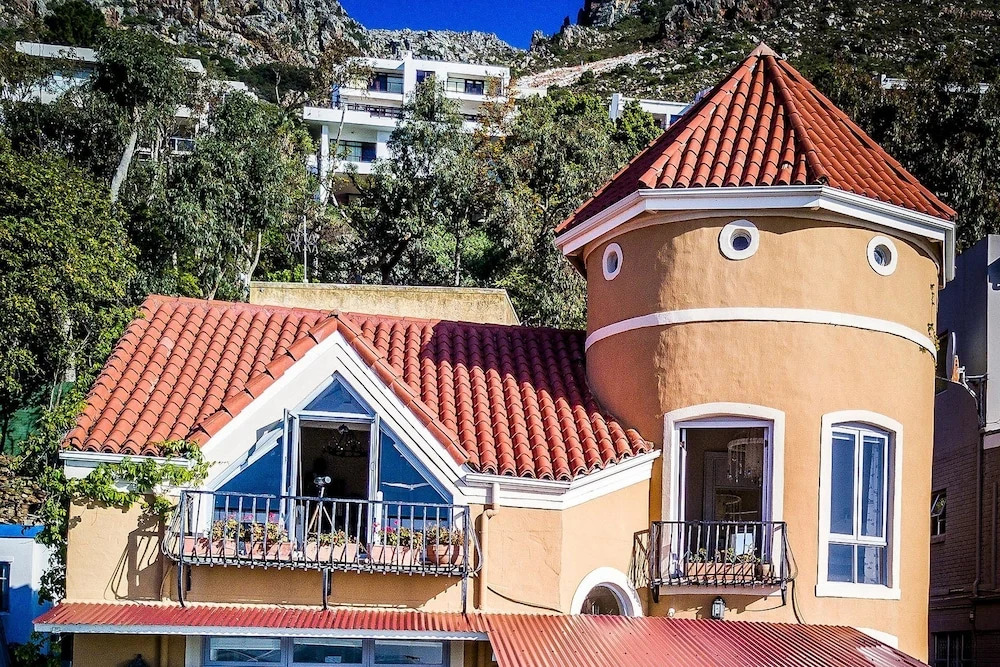 Cardamom House Sleeps 4