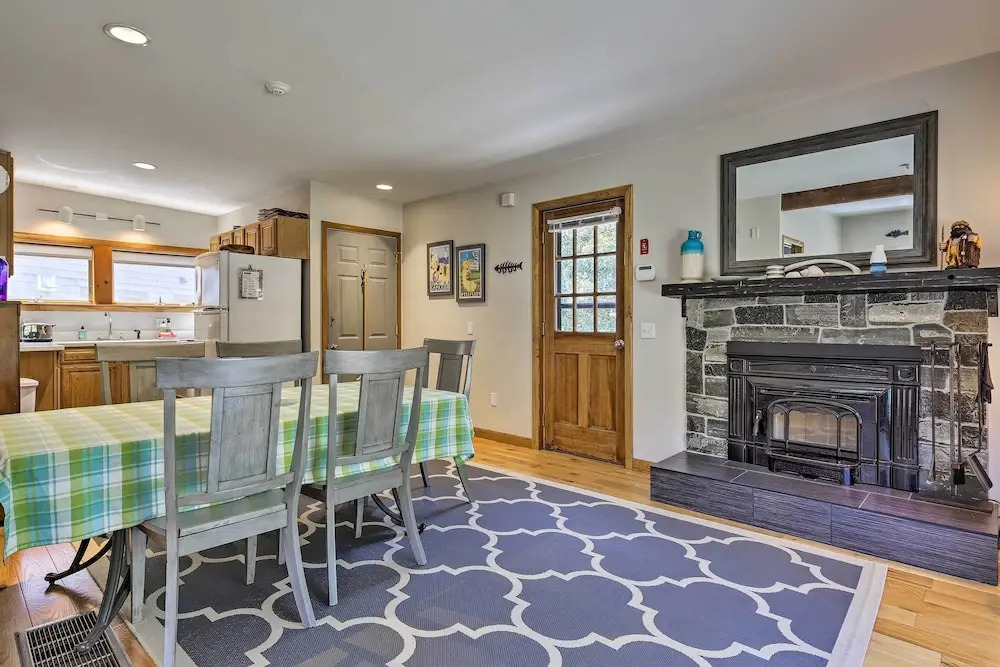Great for Couples! Cape Cod Cottage 2 Mi to Beach