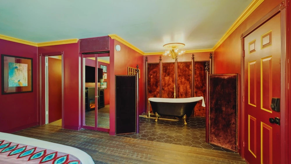 The Fainting Couch Boutique Hotel