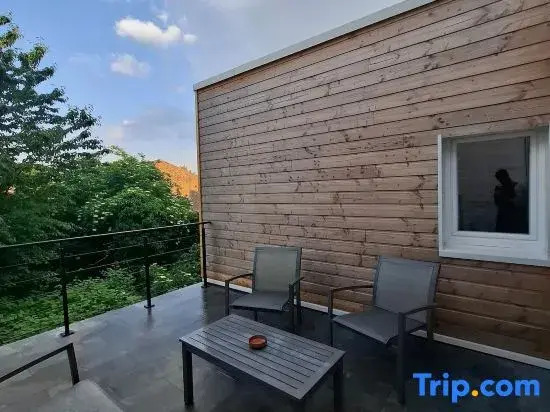 Large and quiet apartment next to the city center