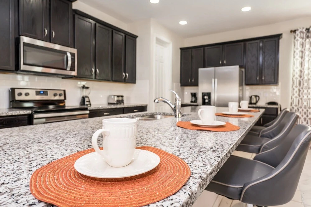 Avenger's, Frozen and Alice in Wonderland Themed Rooms! Private Pool and Modern Decor!
