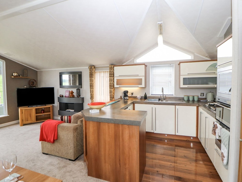 No 8 Hillcote Lodge