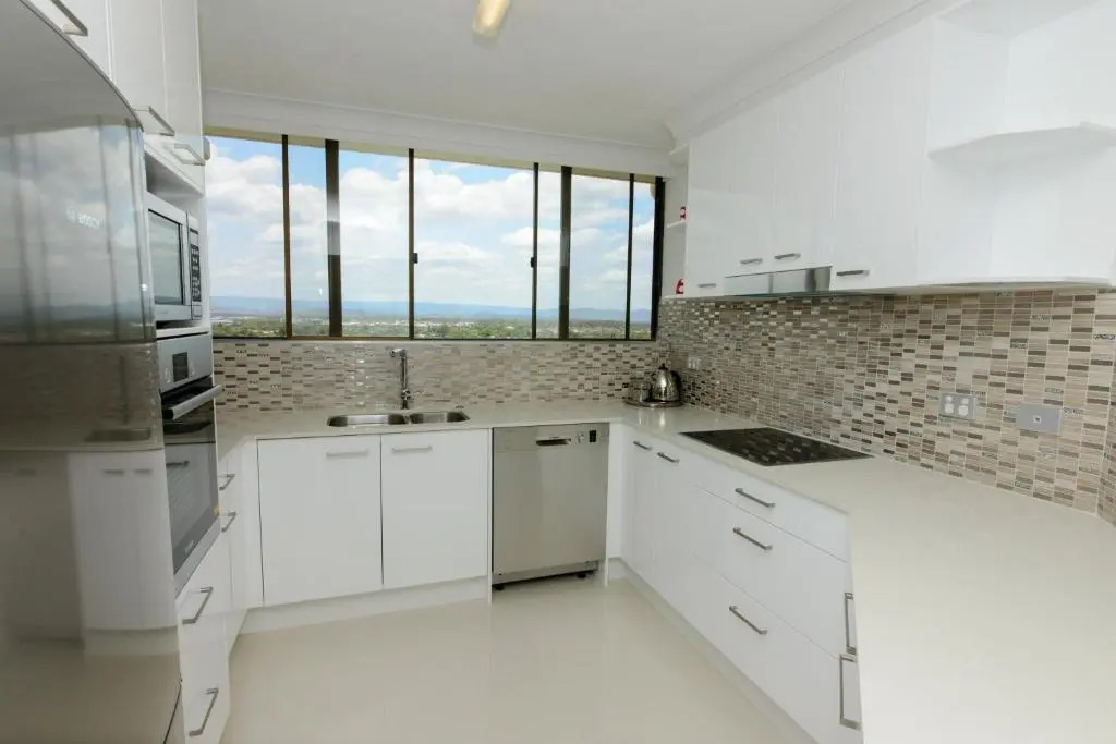 Broadwater Shores Waterfront Apartments