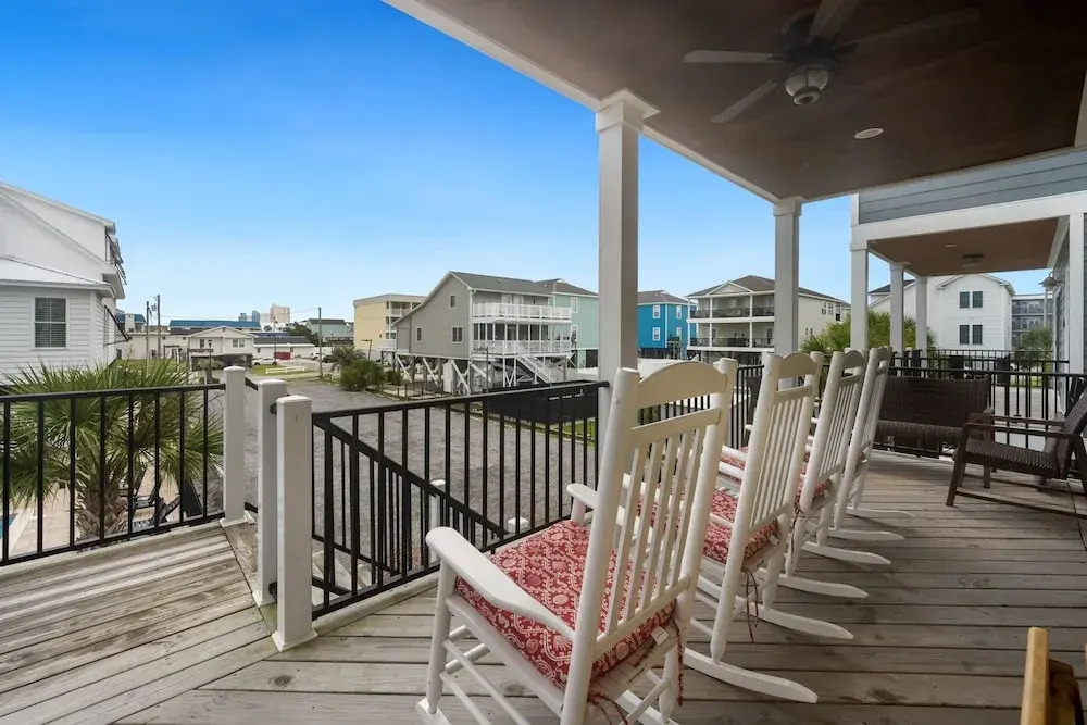 Second-row Home Just Across The Street From The Beach Access, Community Pool 5 Bedroom Home by Peace Vacations