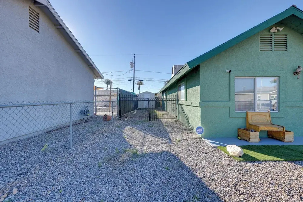 Near Parks, Shops & Eats! Bullhead City Casita