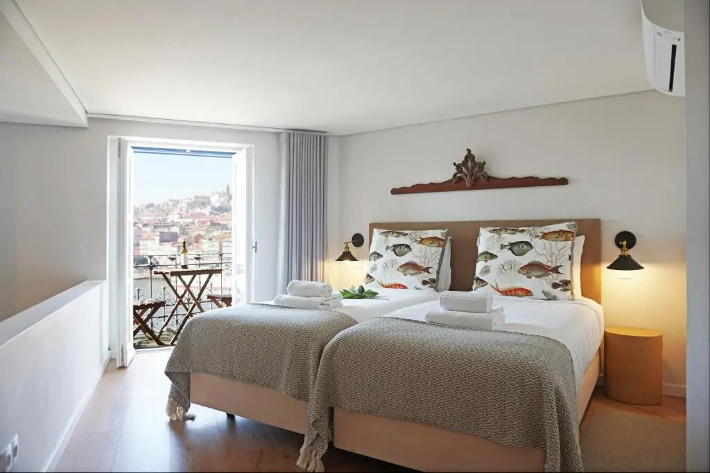 Porto View by Patio 25