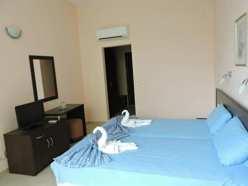 Family Hotel Eleven Moons