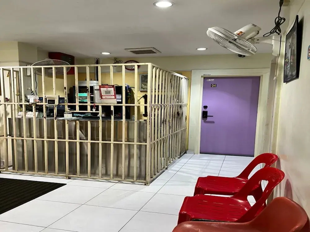 OYO 90994 Hotel Golden Mouse