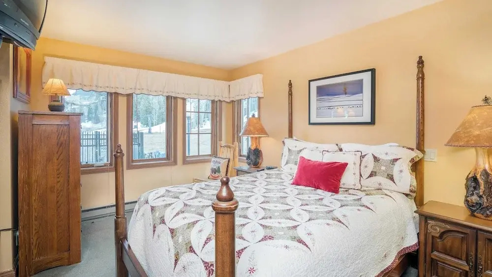 Etta Place Too 103 by Avantstay Close to Town & The Slopes! In Complex w/ Communal Pool & Hot Tub
