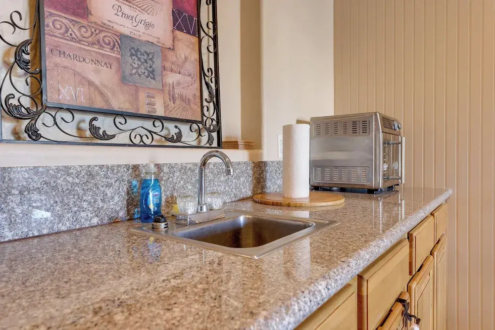 Near Parks, Shops & Eats! Bullhead City Casita